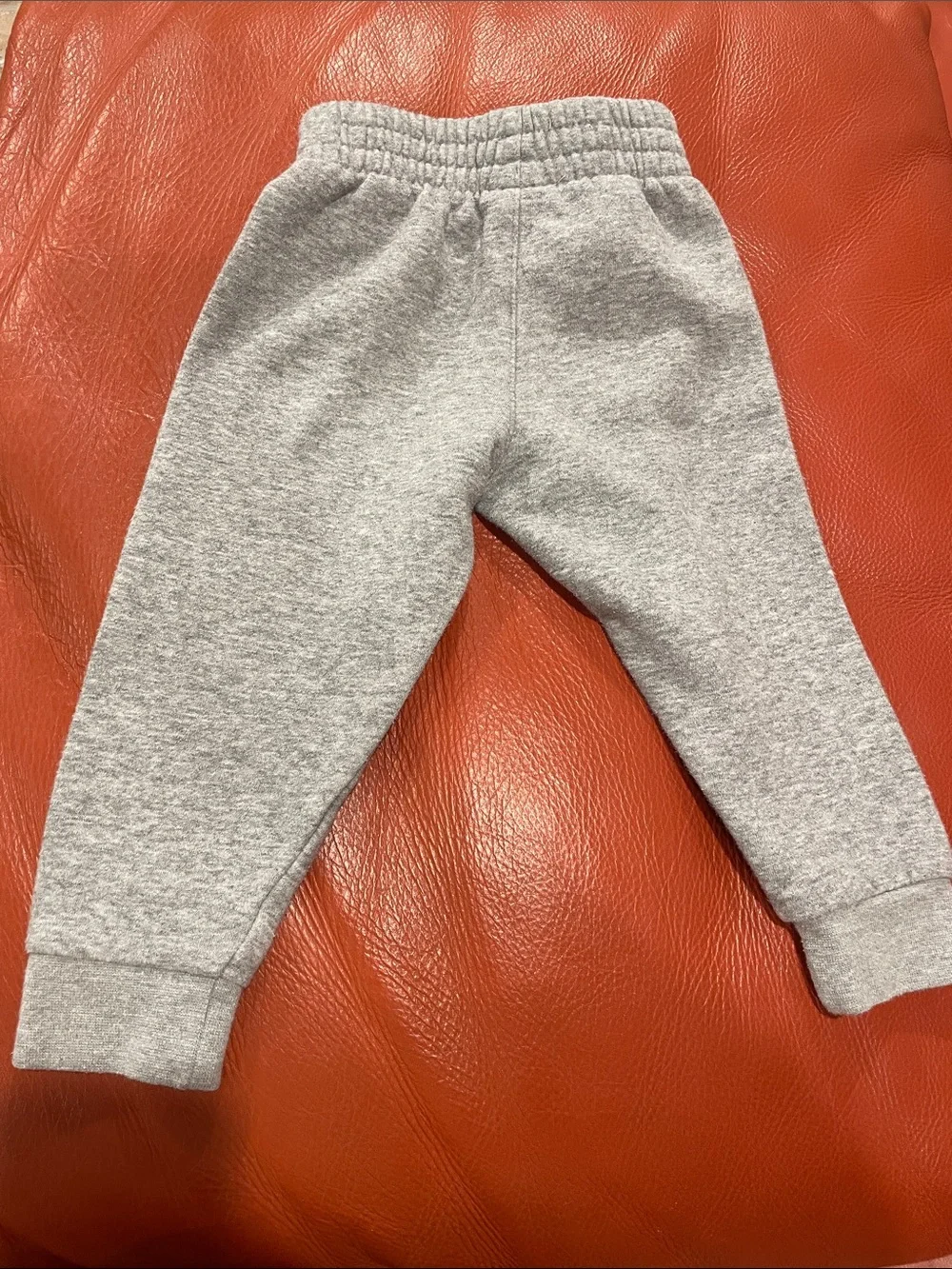 Nike Kids Heather Gray Jogger Sweatpants with Blue Logo